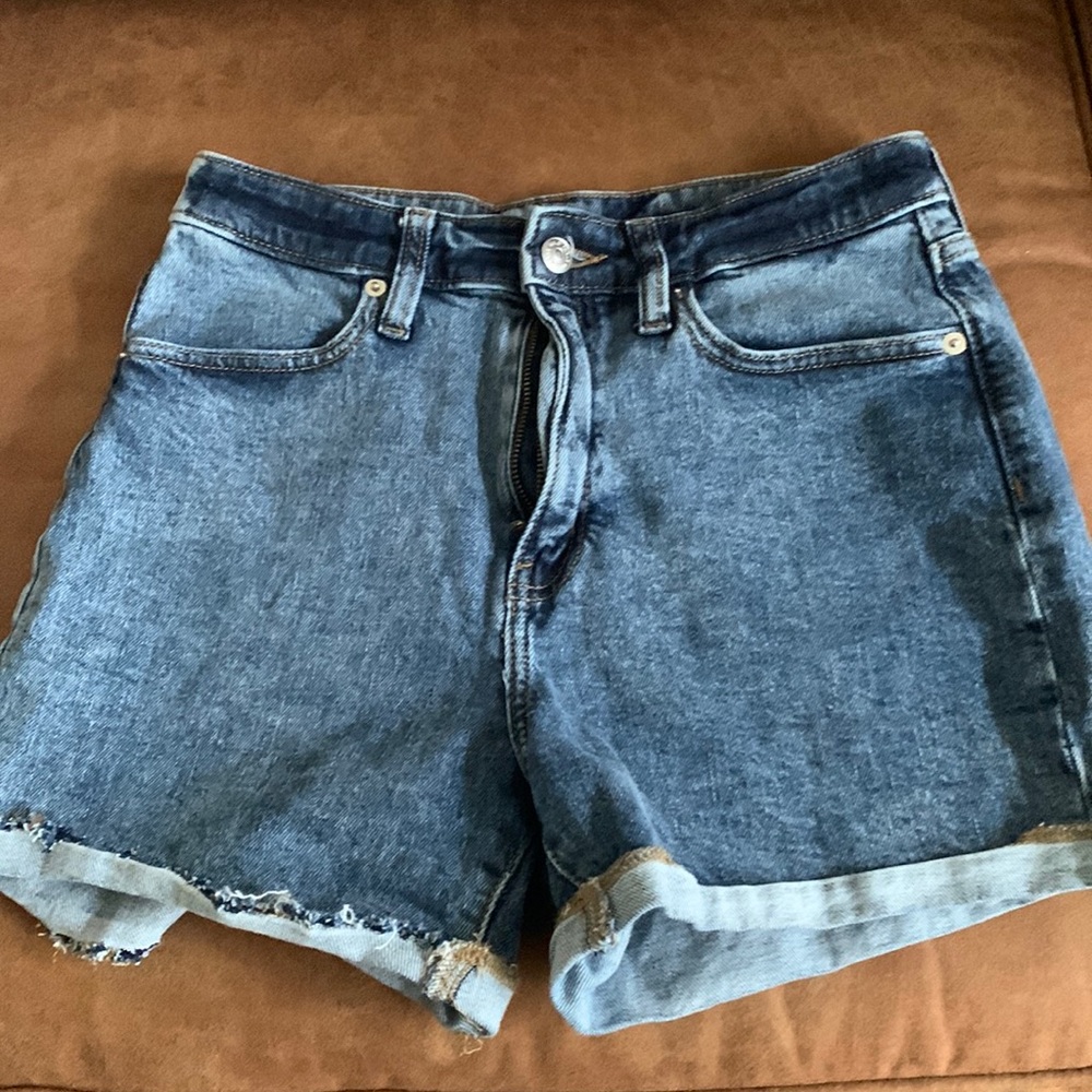 Women’s denim shorts Wild Fable size 4, 27 R, great condition